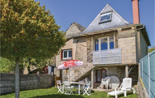 Le Cayrol House | Two-Bedroom Holiday Home In Le Cayrol