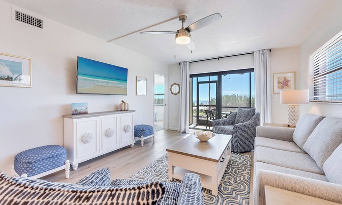 Sanibel Condo | Two-bedroom on ground floor that includes golf privileges!