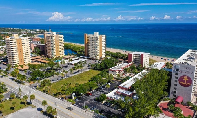 Pompano Beach Resort | Two Bedroom Pool View, Luxury Condo, Pompano Beach, Florida (3331195)
