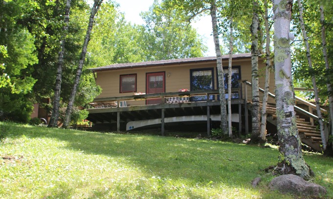 Ely House | Two bedroom summerhome northeast of Ely with private dock and views of the BWCA