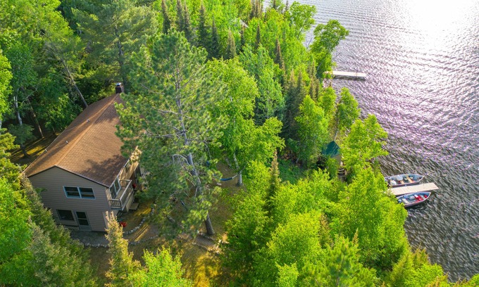 Ely House | Two bedroom summerhome northeast of Ely with private dock and views of the BWCA