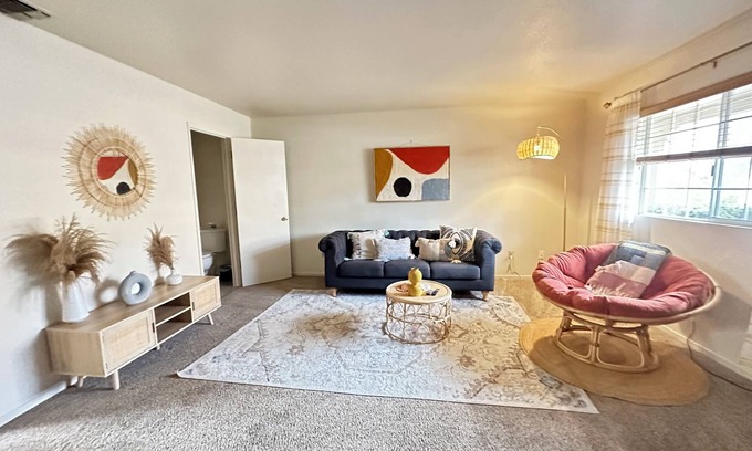 Sonora House | Two bedroom townhome in East Sonora. Less than 1 mile to the local hospital.