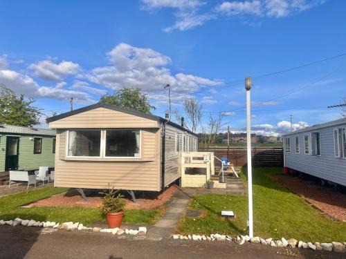 Glasgow Apartment | Two Bedroom Willerby Caravan Located in Uddingston, Glasgow at Maryville Caravan Site