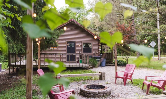 Logan House | Two Cabins|Sleeps 12| Hot Tubs| Games| Fire Pits