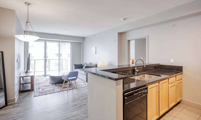 Central Business District Apartment | TWO CozySuites at the Banks 17