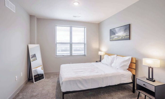 Central Business District Apartment | TWO CozySuites at the Banks 18