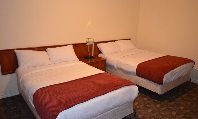 Town of Two Hills Hotel | Two Hills Inn