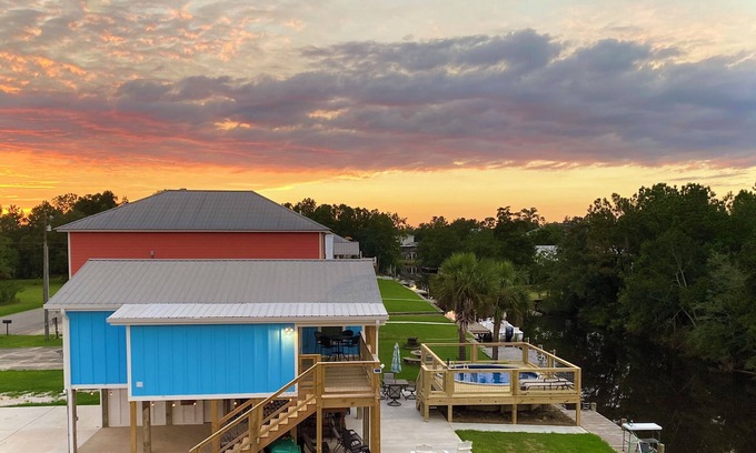 Shoreline Park House | Two homes in beautiful Bay St. Louis with swimming pools and private boat launch