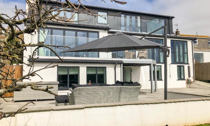 Thurlestone House | Two Hoots