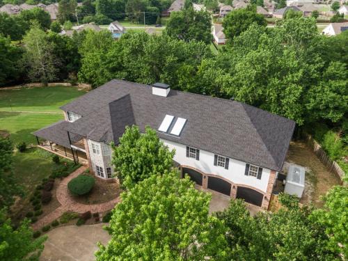 Fayetteville House | Two houses 7 bedrooms 3 King beds 7400 sq ft