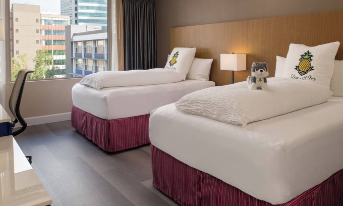 Downtown Portland Hotel | Two Restful Downtown Portland Rooms | Pets are Allowed