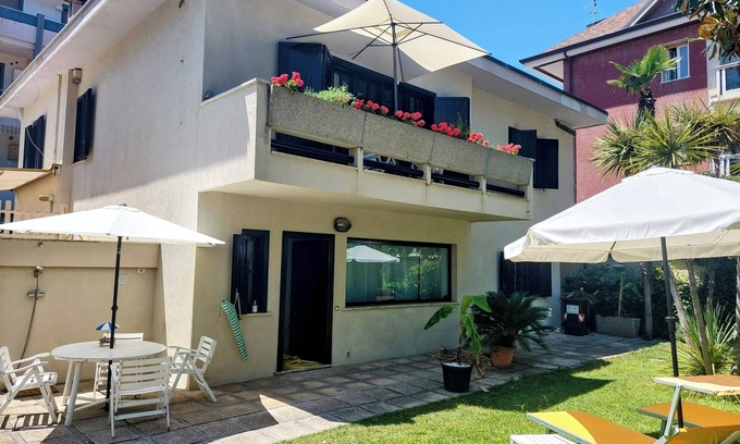 Francavilla al Mare Apartment | Two-room apartment with balcony in Villino D'Agostino