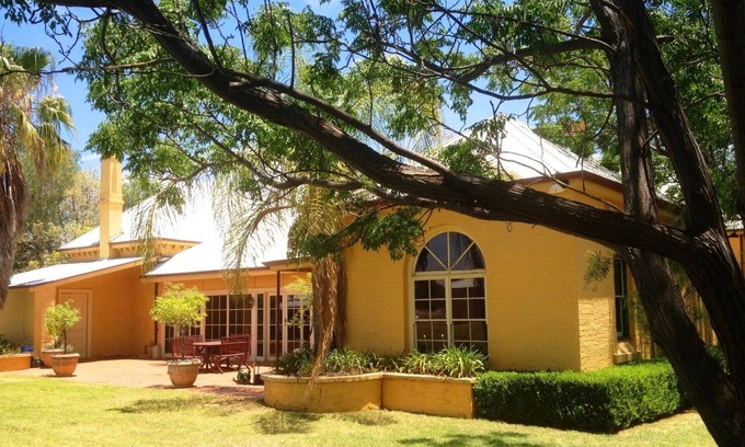 Dubbo House | Two Rooms in Historic Ranelagh House on acres, 2 km to CBD