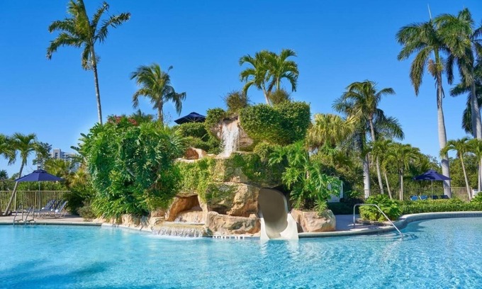 Pelican Bay Resort | Two Spacious Rooms w/Relaxing Gulf Views | Private Beach Access | Pets Allowed