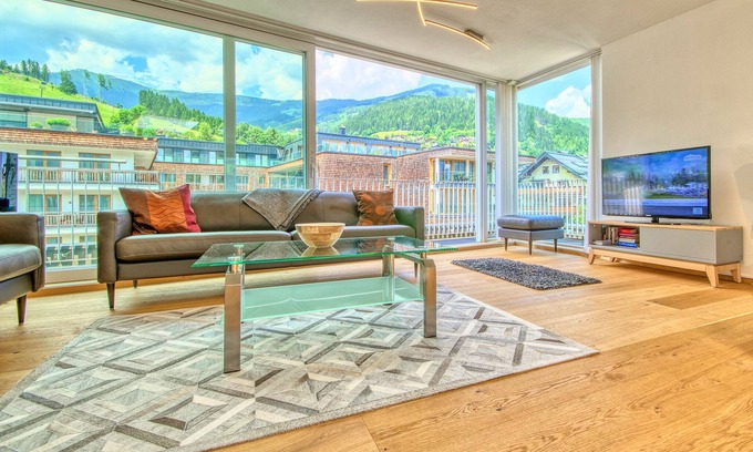 Zell am See Apartment | Two-story penthouse in Zell am See city center with amazing view over the slopes
