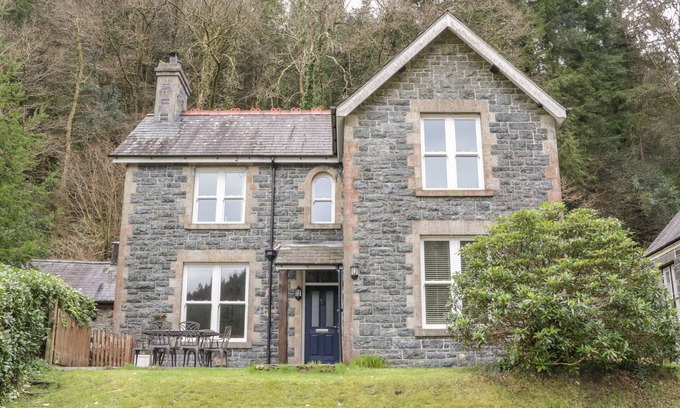 Gwynedd- Snowdonia Cottage | TY CAPEL, family friendly, character holiday cottage in Betws-Y-Coed