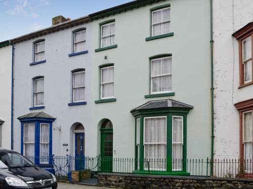 Tywyn House | Ty Nain