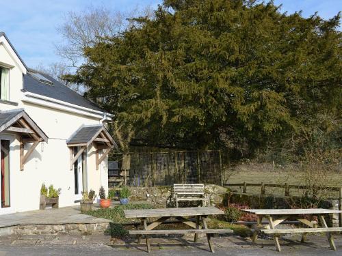 Llandeilo House | Ty Newydd Cottage