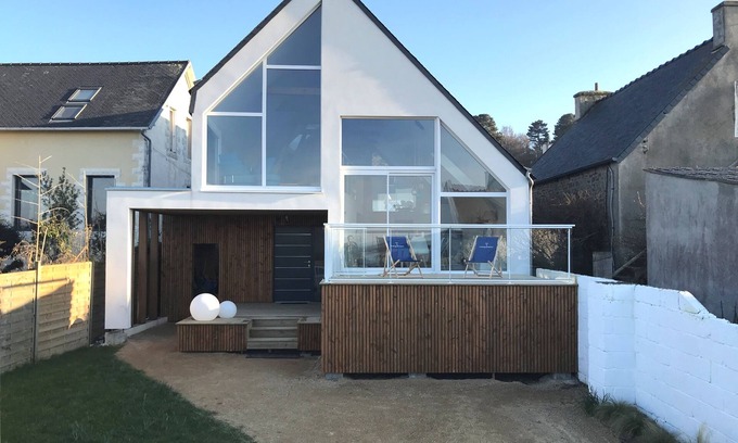 Tredrez-Locquemeau House | Ty Quemeau, House with sea view - 70m walking distance - 6-8 people