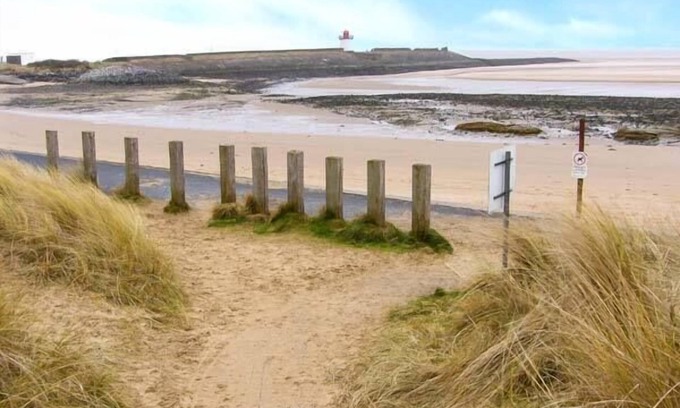 Burry Port Cottage | TY TWT, pet friendly, country holiday cottage in Burry Port
