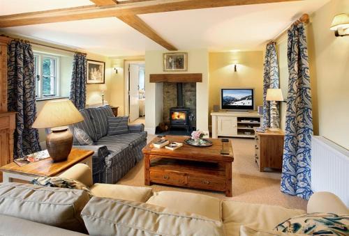 Tal-y-Cafn House | Tyddyn Derwen