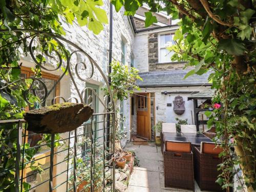 Barmouth House | Tyn Y Coed Cottage