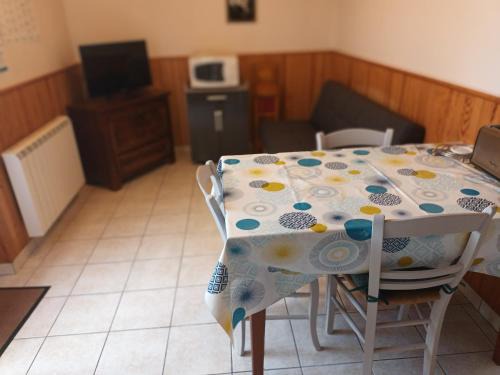 Vic-sur-Cere House | type 2