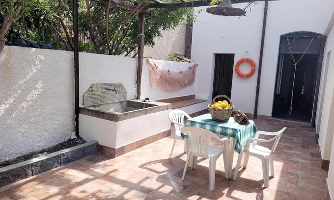 Carruba House | Typical house in a Sicilian village