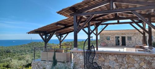 Sari-Solenzara Villa | U CASEDDU- Villa piscine privée chauffée- vue mer- clim-wifi