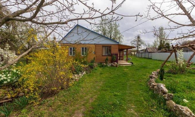 Kamennomostskiy House | U Nasti Guesthouse