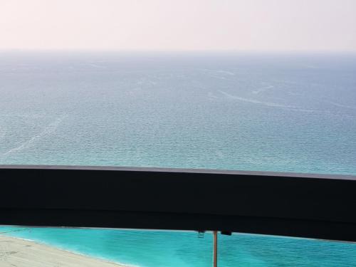Free Zone House | Ultimate Beachfront Experience