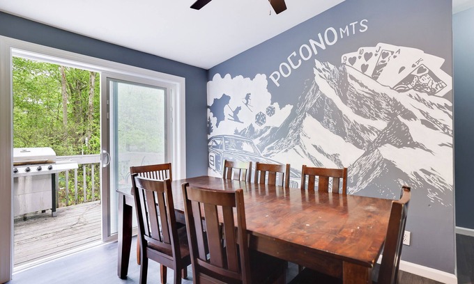 Tobyhanna House | Ultimate Game room/w 7 BR Sleeping 24 In Poconos