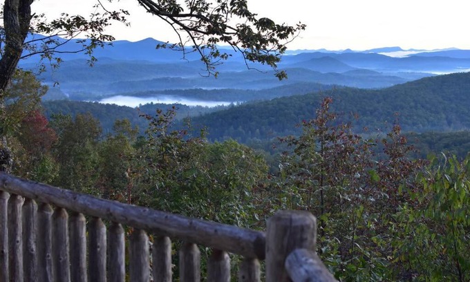 Helen House | Ultimate Log Cabin Experience with BREATHTAKING Views