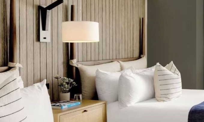 Goat Island Hotel | Ultimate Stay! Spacious Unit, Pool, Restaurant, Downtown Shopping District!