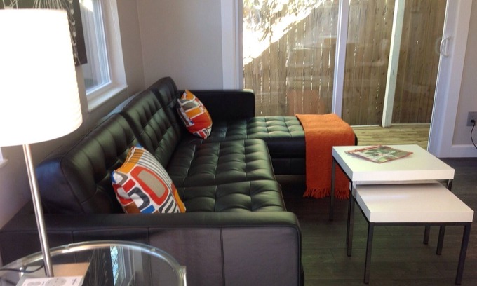 Historic Uptown Cottage | Ultra Modern Cottage With Pet Friendly, Green Eco, Walk To Downtown