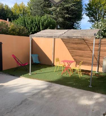 Violes Apartment | Un petit coin de Provence convivial