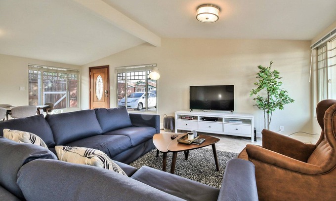 Sunnyvale House | Unbelievable Sunnyvale 5BR w/Backyard & Patio, nr Tech, by Blueground