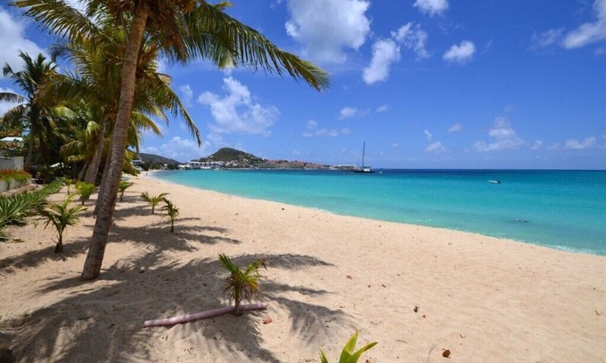 Simpson Bay Condo | UNBRIDLED: Beachfront & Elegance in Simpson Beach's Newest Complex