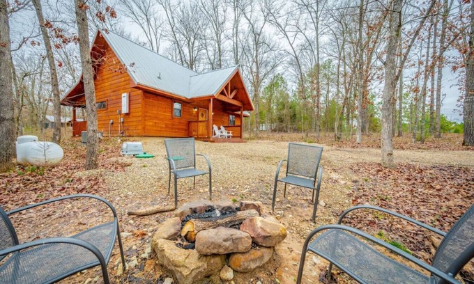Broken Bow Apartment | Uncork and Unwine sleeps 6