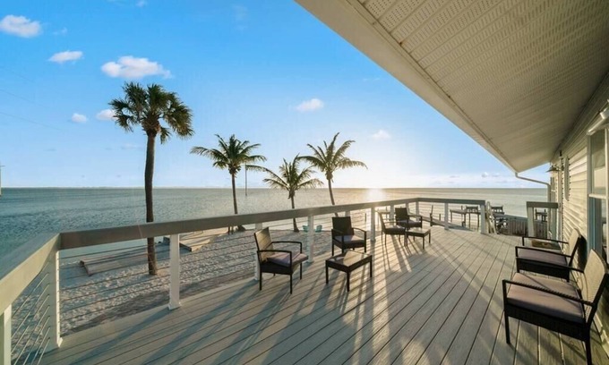 Orlando Beach Resort | Under the Umbrellas #10 - Waterfront Sunset View