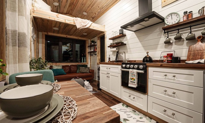 Fountain Cabin | Underneath the stars Romantic Tiny Retreat