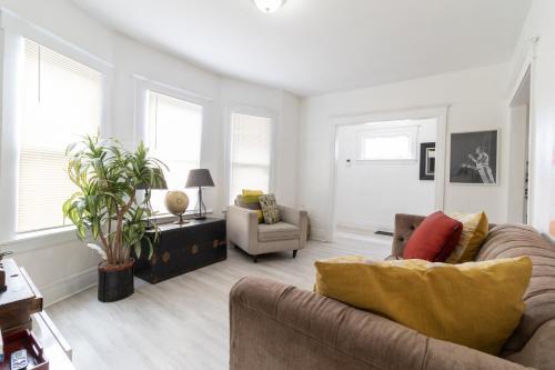 Detroit House | Unforgettable Detroit Stay: 4-Bedroom Haven wWiFi