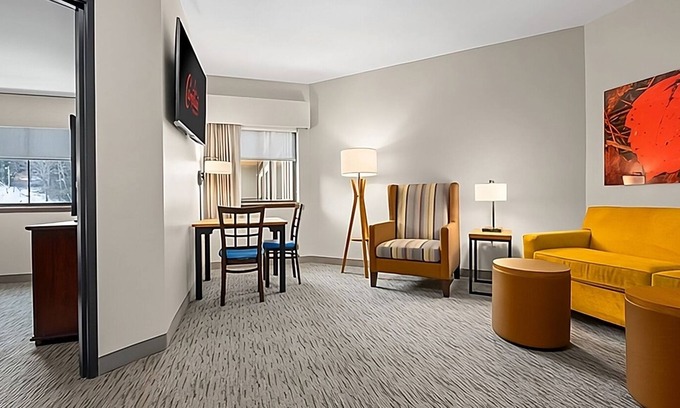 Tannersville Hotel | Unforgettable Getaway! 2 Units w/Complimentary Breakfast, Indoor Activities!