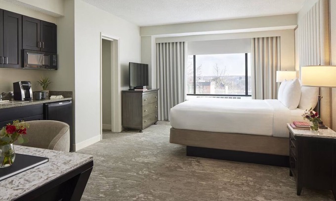 Capitol Hill Hotel | Unforgettable Getaway at Capitol Hill | Near Dining and Cultural Attractions!