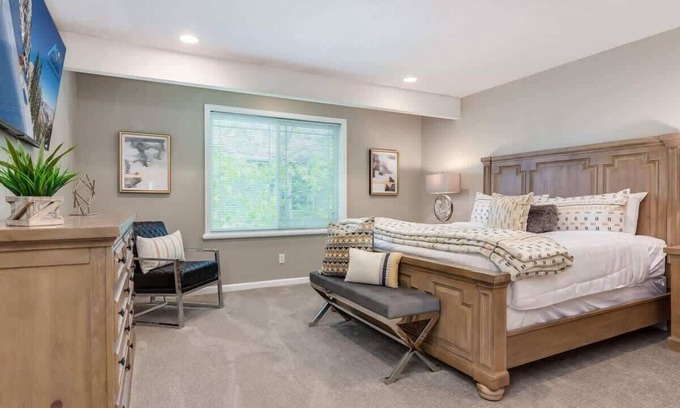 Midvale House | Union Duplex Crossroads and Gateway in Salt Lake with Hot Tub