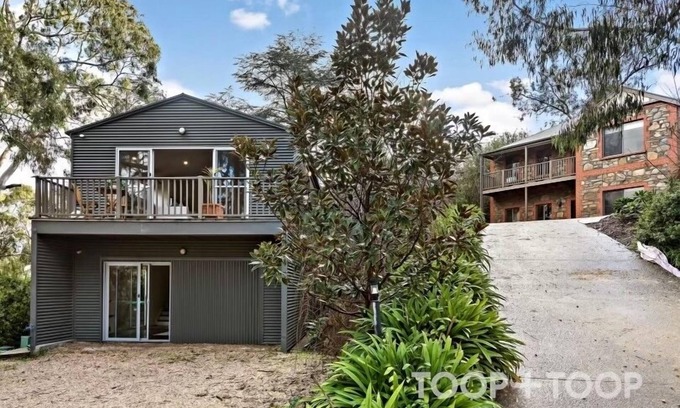 Upper Sturt Apartment | Unique 2-storey guesthouse, nestled in the hills