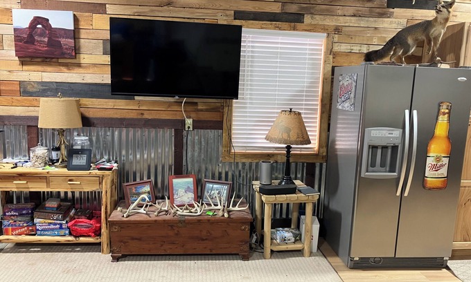 Elk Creek Township House | Unique 2000 sq. foot Pole Barn Edinboro/Albion/Elk Creek Township HVAC, WiFi