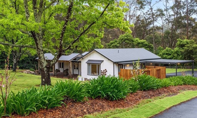 Bilpin House | Unique and secluded Poppy Cottage