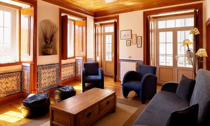 Misericordia Apartment | Unique apartment: 18th century glazed tiles (azulejos) in city center