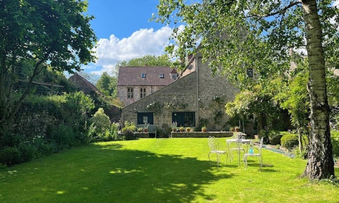 Mells House | Unique country house, Mells, near Babington